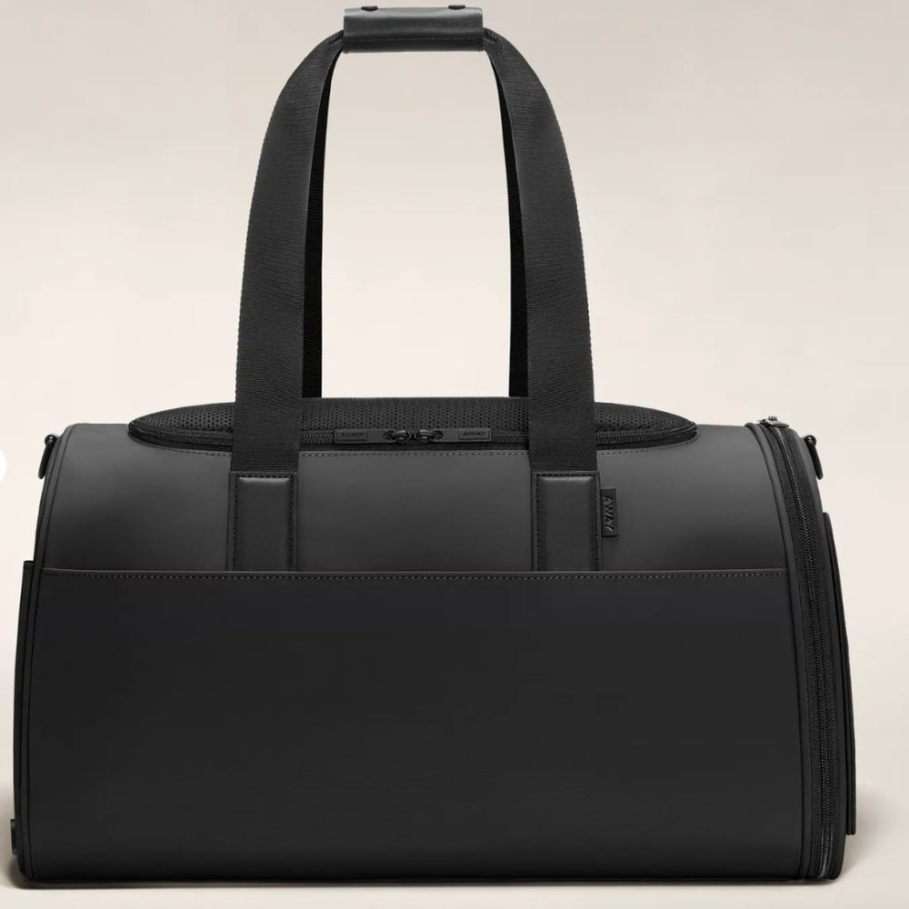 The Pet Carrier from Away